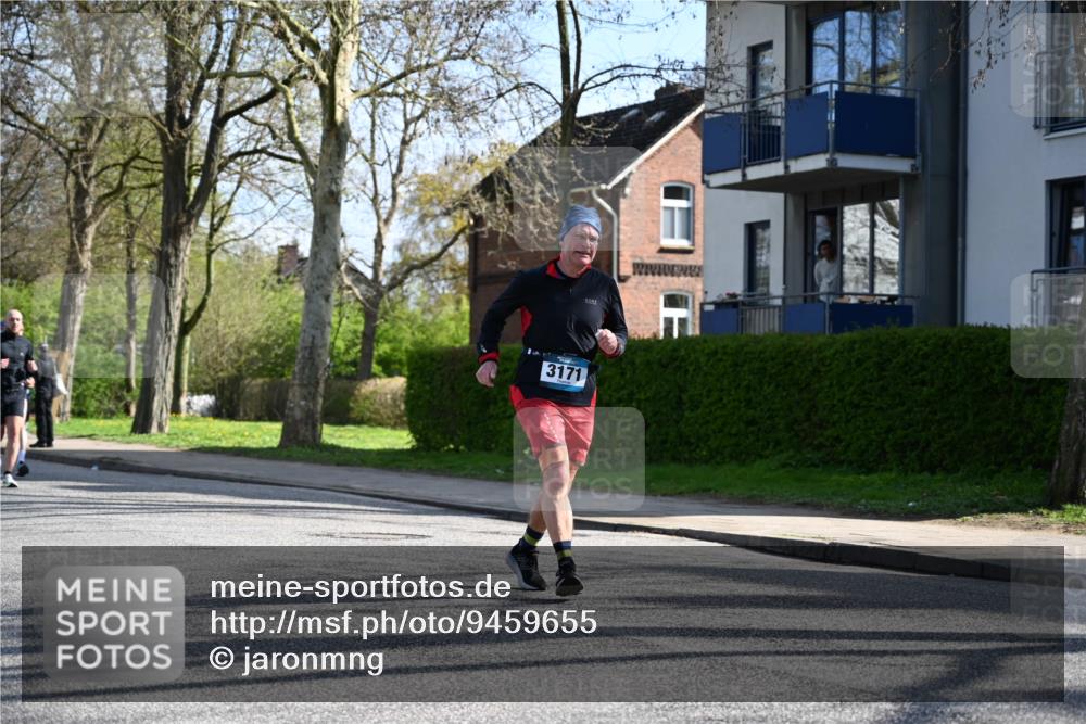 12.04.2026 - 45. Internationalen Wilhelmsburger Insellauf J. Mangold http://msf.ph/oto/9459655 12.04.2026 10:40:33 Ziel 5606, 3702, 4907, 2525, 3677, 2379, 3171, 5832, 4680, 4262, 2485, 2883, 4501, 2633, 2634, 3090, 4649, 4655, 4649, 4655, 3987, 3381, 3380, 4180, 4980, 5408, 2507, 2456, 2768, 3534, 5281, 5281, 5247, 5299, 5315, 5288, 3444, 5254 meine-sportfotos.de
