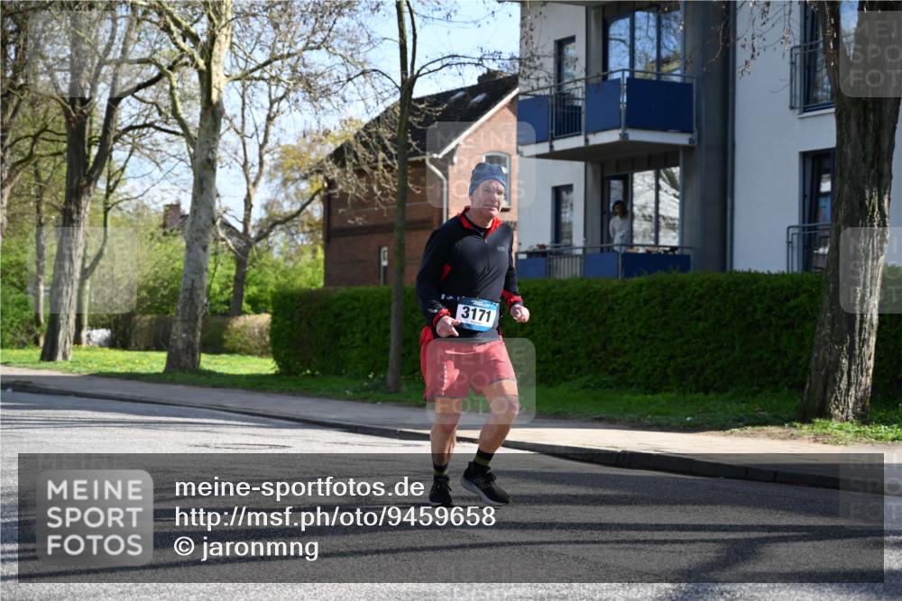 12.04.2026 - 45. Internationalen Wilhelmsburger Insellauf J. Mangold http://msf.ph/oto/9459658 12.04.2026 10:40:33 Ziel 5606, 3702, 4907, 2525, 3677, 2379, 3171, 5832, 4680, 4262, 2485, 2883, 4501, 2633, 2634, 3090, 4649, 4655, 4649, 4655, 3987, 3381, 3380, 4180, 4980, 5408, 2507, 2456, 2768, 3534, 5281, 5281, 5247, 5299, 5315, 5288, 3444, 5254 meine-sportfotos.de