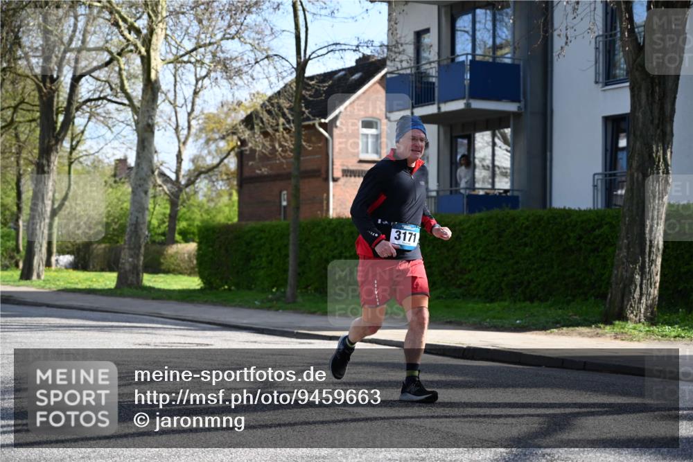 12.04.2026 - 45. Internationalen Wilhelmsburger Insellauf J. Mangold http://msf.ph/oto/9459663 12.04.2026 10:40:33 Ziel 5606, 3702, 4907, 2525, 3677, 2379, 3171, 5832, 4680, 4262, 2485, 2883, 4501, 2633, 2634, 3090, 4649, 4655, 4649, 4655, 3987, 3381, 3380, 4180, 4980, 5408, 2507, 2456, 2768, 3534, 5281, 5281, 5247, 5299, 5315, 5288, 3444, 5254 meine-sportfotos.de
