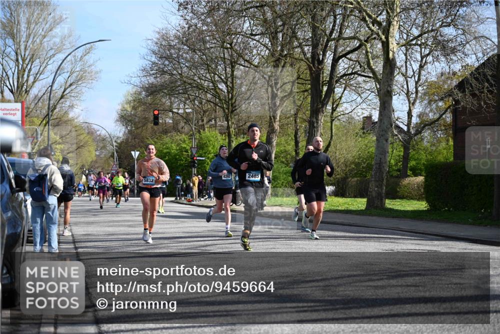 12.04.2026 - 45. Internationalen Wilhelmsburger Insellauf J. Mangold http://msf.ph/oto/9459664 12.04.2026 10:40:34 Ziel 3702, 4907, 2525, 3677, 2379, 3171, 5832, 4680, 4262, 2485, 2883, 4501, 2633, 2634, 3090, 4649, 4655, 3987, 3987, 3381, 3380, 4180, 4980, 5408, 2507, 2456, 2768, 3534, 5281, 5247, 5299, 5315, 5288, 3444, 5254, 2148, 5489 meine-sportfotos.de