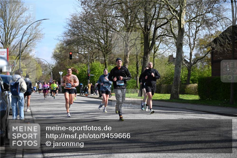 12.04.2026 - 45. Internationalen Wilhelmsburger Insellauf J. Mangold http://msf.ph/oto/9459666 12.04.2026 10:40:35 Ziel 2525, 3677, 2379, 3171, 5832, 4680, 4262, 2485, 2883, 4501, 2633, 2634, 3090, 4649, 4655, 3987, 3381, 3380, 3381, 3380, 4180, 4980, 5408, 2507, 2456, 2768, 3534, 5281, 5247, 5299, 5315, 5288, 3444, 5254, 2148, 5489, 4645, 4646 meine-sportfotos.de