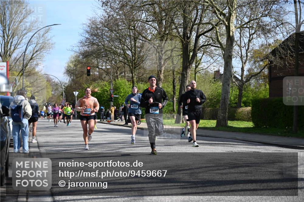 12.04.2026 - 45. Internationalen Wilhelmsburger Insellauf J. Mangold http://msf.ph/oto/9459667 12.04.2026 10:40:35 Ziel 2525, 3677, 2379, 3171, 5832, 4680, 4262, 2485, 2883, 4501, 2633, 2634, 3090, 4649, 4655, 3987, 3381, 3380, 3381, 3380, 4180, 4980, 5408, 2507, 2456, 2768, 3534, 5281, 5247, 5299, 5315, 5288, 3444, 5254, 2148, 5489, 4645, 4646 meine-sportfotos.de