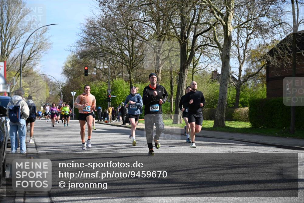 12.04.2026 - 45. Internationalen Wilhelmsburger Insellauf J. Mangold http://msf.ph/oto/9459670 12.04.2026 10:40:35 Ziel 2525, 3677, 2379, 3171, 5832, 4680, 4262, 2485, 2883, 4501, 2633, 2634, 3090, 4649, 4655, 3987, 3381, 3380, 3381, 3380, 4180, 4980, 5408, 2507, 2456, 2768, 3534, 5281, 5247, 5299, 5315, 5288, 3444, 5254, 2148, 5489, 4645, 4646 meine-sportfotos.de