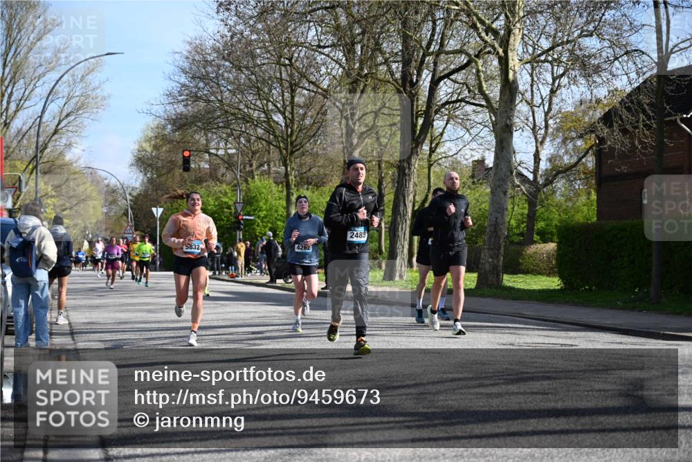 12.04.2026 - 45. Internationalen Wilhelmsburger Insellauf J. Mangold http://msf.ph/oto/9459673 12.04.2026 10:40:35 Ziel 2525, 3677, 2379, 3171, 5832, 4680, 4262, 2485, 2883, 4501, 2633, 2634, 3090, 4649, 4655, 3987, 3381, 3380, 3381, 3380, 4180, 4980, 5408, 2507, 2456, 2768, 3534, 5281, 5247, 5299, 5315, 5288, 3444, 5254, 2148, 5489, 4645, 4646 meine-sportfotos.de