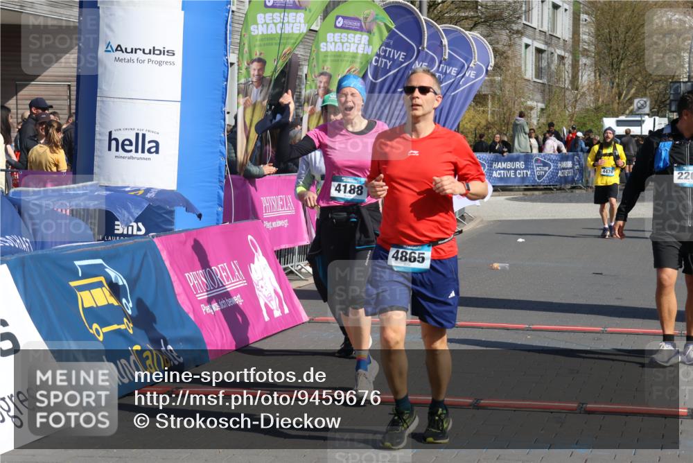 12.04.2026 - 45. Internationalen Wilhelmsburger Insellauf Strokosch-Dieckow http://msf.ph/oto/9459676 12.04.2026 11:06:17 Ziel 2449, 4865, 4188, 2749 meine-sportfotos.de