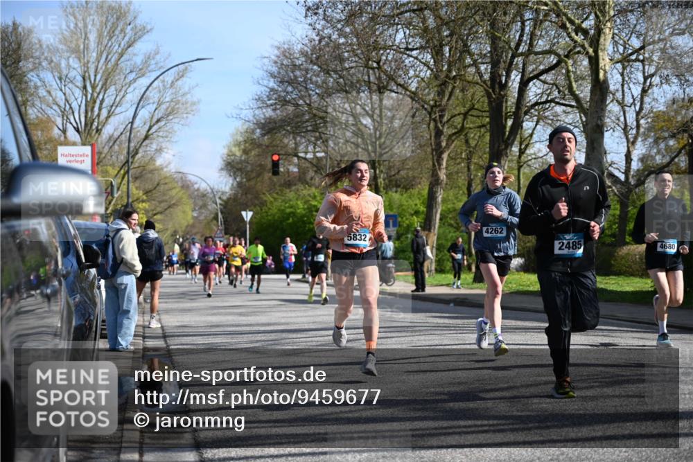 12.04.2026 - 45. Internationalen Wilhelmsburger Insellauf J. Mangold http://msf.ph/oto/9459677 12.04.2026 10:40:36 Ziel 3677, 2379, 3171, 5832, 4680, 4262, 2485, 2883, 4501, 2633, 2634, 3090, 4649, 4655, 3987, 3381, 3380, 4180, 4980, 5408, 2507, 2456, 2768, 3534, 5281, 5247, 5299, 5315, 5288, 3444, 5254, 2148, 5489, 4645, 4646 meine-sportfotos.de