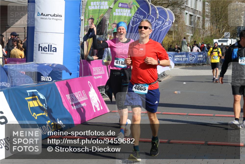 12.04.2026 - 45. Internationalen Wilhelmsburger Insellauf Strokosch-Dieckow http://msf.ph/oto/9459682 12.04.2026 11:06:17 Ziel 2449, 4865, 4188, 2749 meine-sportfotos.de
