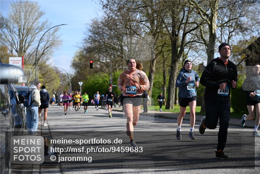 12.04.2026 - 45. Internationalen Wilhelmsburger Insellauf J. Mangold http://msf.ph/oto/9459683 12.04.2026 10:40:37 Ziel 3677, 2379, 3171, 5832, 4680, 4262, 2485, 2883, 4501, 2633, 2634, 3090, 4649, 4655, 3987, 3381, 3380, 4180, 4980, 5408, 2507, 2456, 2768, 3534, 5281, 5247, 5247, 5299, 5315, 5288, 3444, 5254, 2148, 5489, 4645, 4646 meine-sportfotos.de