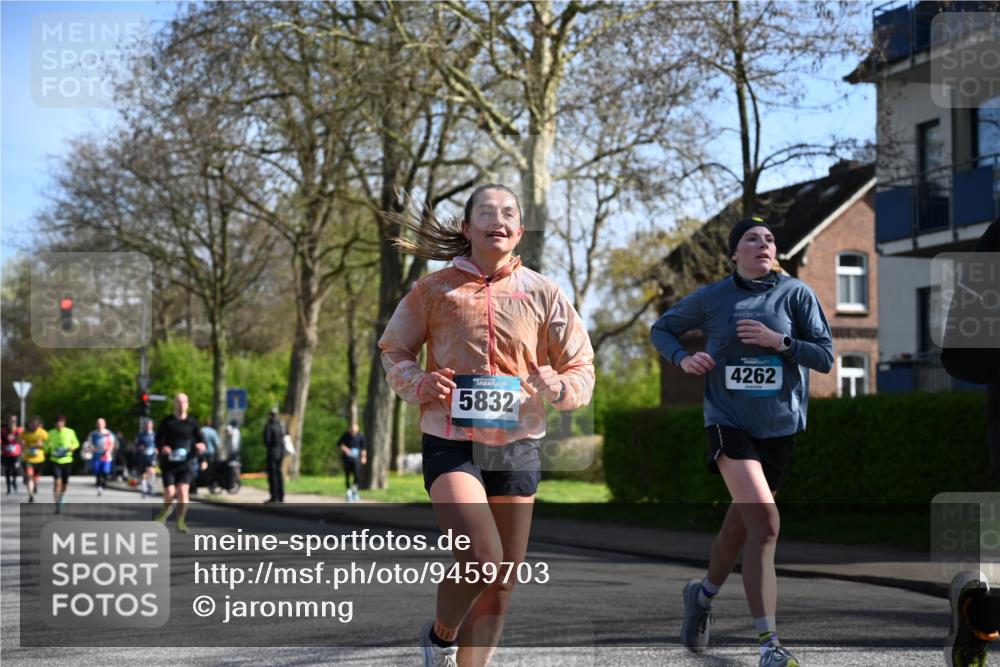 12.04.2026 - 45. Internationalen Wilhelmsburger Insellauf J. Mangold http://msf.ph/oto/9459703 12.04.2026 10:40:38 Ziel 3171, 5832, 4680, 4262, 2485, 2883, 4501, 2633, 2634, 3090, 4649, 4655, 3987, 3381, 3380, 4180, 4980, 4180, 4980, 5408, 2507, 2456, 2768, 3534, 5281, 5247, 5299, 5299, 5315, 5288, 3444, 5254, 2148, 5489, 4645, 4646, 5560 meine-sportfotos.de