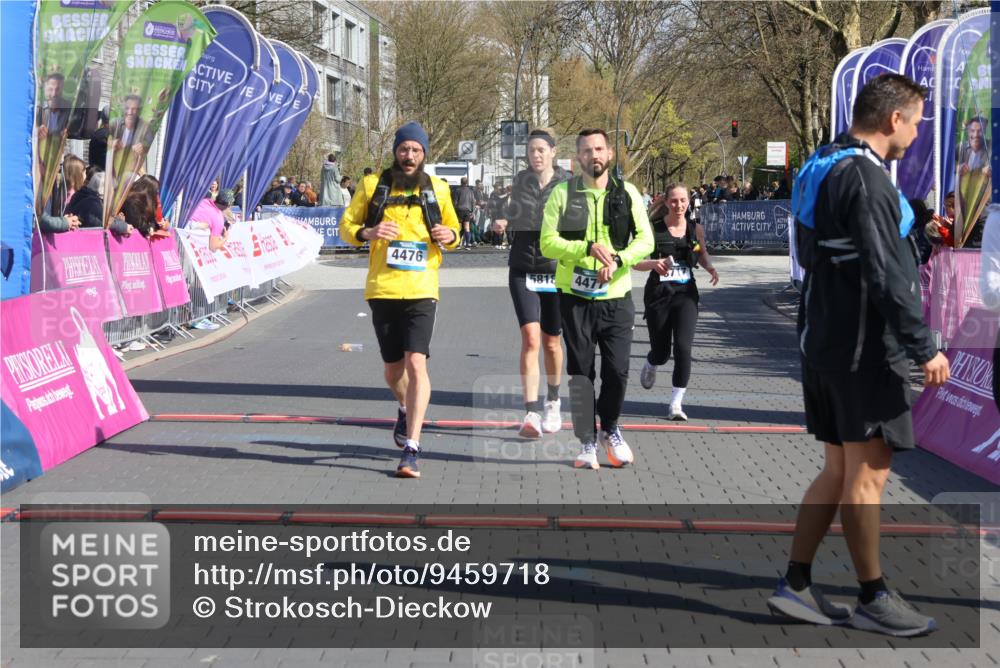 12.04.2026 - 45. Internationalen Wilhelmsburger Insellauf Strokosch-Dieckow http://msf.ph/oto/9459718 12.04.2026 11:06:23 Ziel 4477, 4476, 5818, 3717 meine-sportfotos.de