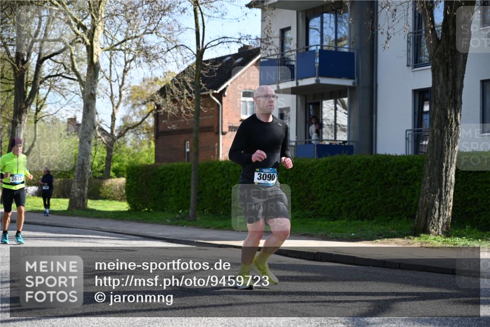12.04.2026 - 45. Internationalen Wilhelmsburger Insellauf J. Mangold http://msf.ph/oto/9459723 12.04.2026 10:40:43 Ziel 3171, 5832, 4680, 4262, 2485, 2883, 4501, 2633, 2634, 3090, 4649, 4655, 3987, 3381, 3380, 4180, 4980, 5408, 2507, 2456, 2768, 3534, 5281, 5247, 5299, 5315, 5288, 3444, 5254, 2148, 5489, 4645, 4646, 5560, 4295 meine-sportfotos.de