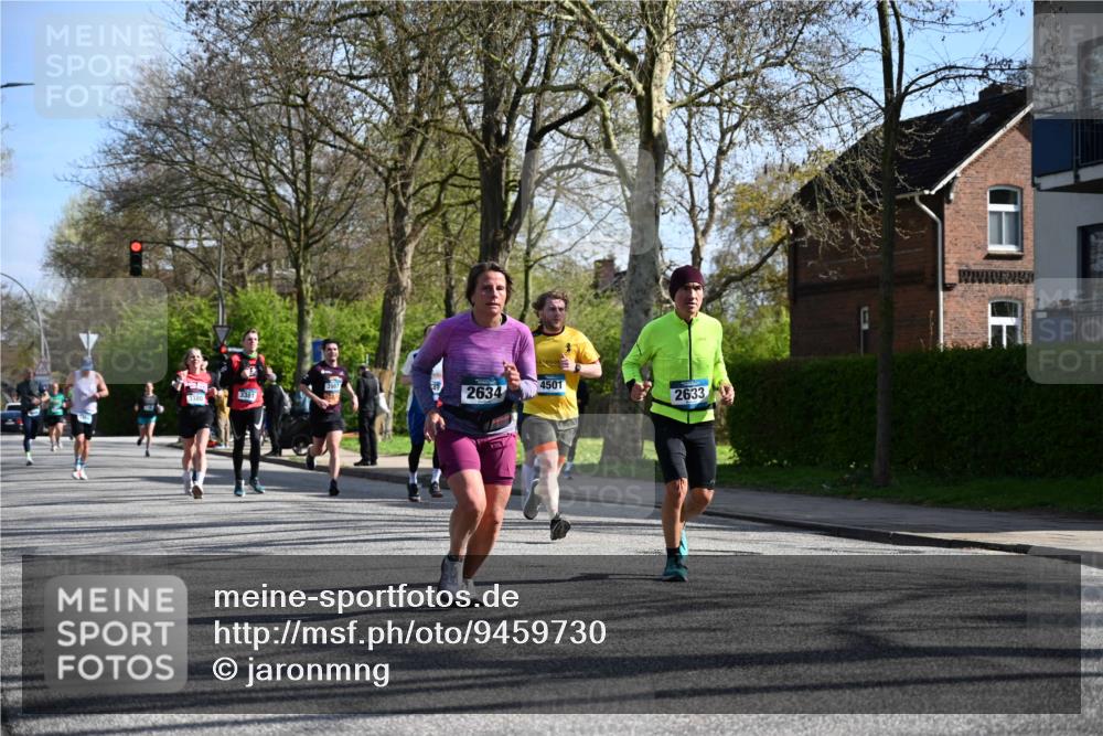 12.04.2026 - 45. Internationalen Wilhelmsburger Insellauf J. Mangold http://msf.ph/oto/9459730 12.04.2026 10:40:44 Ziel 3171, 5832, 4680, 4262, 2485, 2883, 4501, 2633, 2634, 3090, 4649, 4655, 3987, 3381, 3380, 4180, 4980, 5408, 2507, 2456, 2768, 3534, 3534, 5281, 5247, 5299, 5315, 5288, 3444, 3444, 5254, 2148, 5489, 4645, 4646, 5560, 4295 meine-sportfotos.de