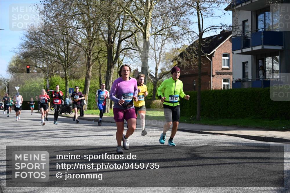 12.04.2026 - 45. Internationalen Wilhelmsburger Insellauf J. Mangold http://msf.ph/oto/9459735 12.04.2026 10:40:44 Ziel 3171, 5832, 4680, 4262, 2485, 2883, 4501, 2633, 2634, 3090, 4649, 4655, 3987, 3381, 3380, 4180, 4980, 5408, 2507, 2456, 2768, 3534, 3534, 5281, 5247, 5299, 5315, 5288, 3444, 3444, 5254, 2148, 5489, 4645, 4646, 5560, 4295 meine-sportfotos.de