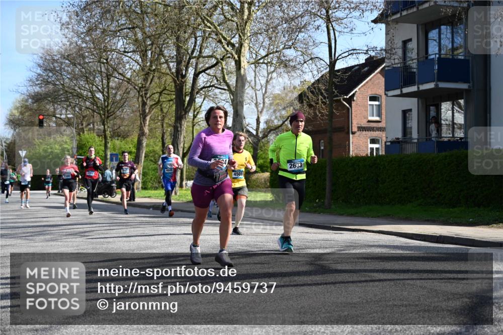 12.04.2026 - 45. Internationalen Wilhelmsburger Insellauf J. Mangold http://msf.ph/oto/9459737 12.04.2026 10:40:44 Ziel 3171, 5832, 4680, 4262, 2485, 2883, 4501, 2633, 2634, 3090, 4649, 4655, 3987, 3381, 3380, 4180, 4980, 5408, 2507, 2456, 2768, 3534, 3534, 5281, 5247, 5299, 5315, 5288, 3444, 3444, 5254, 2148, 5489, 4645, 4646, 5560, 4295 meine-sportfotos.de