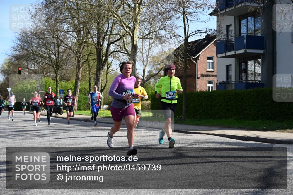 12.04.2026 - 45. Internationalen Wilhelmsburger Insellauf J. Mangold http://msf.ph/oto/9459739 12.04.2026 10:40:44 Ziel 3171, 5832, 4680, 4262, 2485, 2883, 4501, 2633, 2634, 3090, 4649, 4655, 3987, 3381, 3380, 4180, 4980, 5408, 2507, 2456, 2768, 3534, 3534, 5281, 5247, 5299, 5315, 5288, 3444, 3444, 5254, 2148, 5489, 4645, 4646, 5560, 4295 meine-sportfotos.de