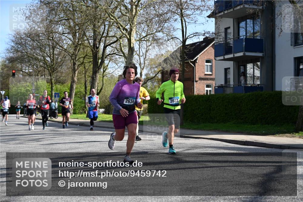 12.04.2026 - 45. Internationalen Wilhelmsburger Insellauf J. Mangold http://msf.ph/oto/9459742 12.04.2026 10:40:45 Ziel 3171, 5832, 4680, 4262, 2485, 2883, 4501, 2633, 2634, 3090, 4649, 4655, 3987, 3381, 3380, 4180, 4980, 5408, 2507, 2456, 2768, 3534, 5281, 5281, 5247, 5299, 5315, 5288, 3444, 5254, 5254, 2148, 5489, 4645, 4646, 5560, 4295 meine-sportfotos.de