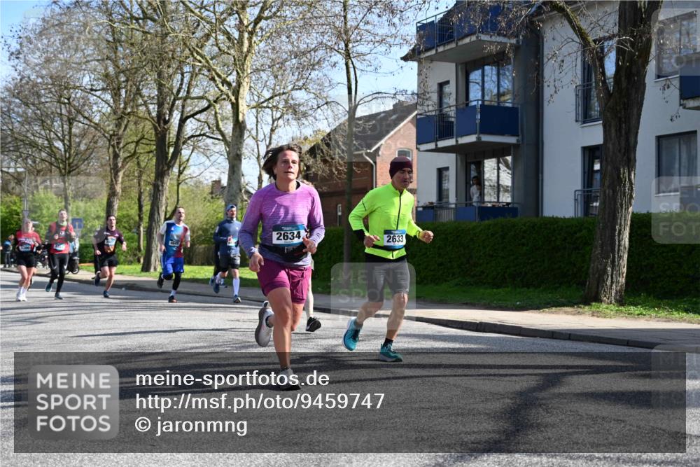 12.04.2026 - 45. Internationalen Wilhelmsburger Insellauf J. Mangold http://msf.ph/oto/9459747 12.04.2026 10:40:45 Ziel 3171, 5832, 4680, 4262, 2485, 2883, 4501, 2633, 2634, 3090, 4649, 4655, 3987, 3381, 3380, 4180, 4980, 5408, 2507, 2456, 2768, 3534, 5281, 5281, 5247, 5299, 5315, 5288, 3444, 5254, 5254, 2148, 5489, 4645, 4646, 5560, 4295 meine-sportfotos.de