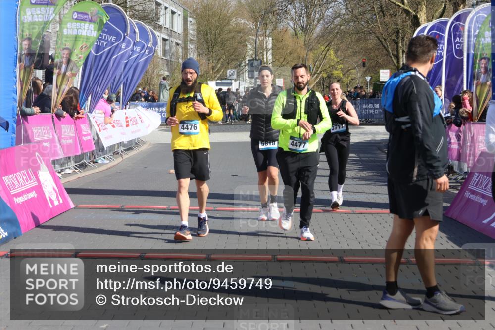 12.04.2026 - 45. Internationalen Wilhelmsburger Insellauf Strokosch-Dieckow http://msf.ph/oto/9459749 12.04.2026 11:06:24 Ziel 4477, 4476, 5818, 3717 meine-sportfotos.de