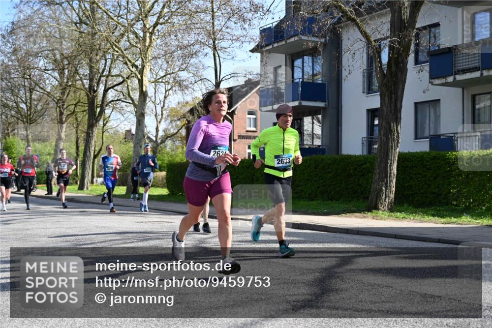 12.04.2026 - 45. Internationalen Wilhelmsburger Insellauf J. Mangold http://msf.ph/oto/9459753 12.04.2026 10:40:45 Ziel 3171, 5832, 4680, 4262, 2485, 2883, 4501, 2633, 2634, 3090, 4649, 4655, 3987, 3381, 3380, 4180, 4980, 5408, 2507, 2456, 2768, 3534, 5281, 5281, 5247, 5299, 5315, 5288, 3444, 5254, 5254, 2148, 5489, 4645, 4646, 5560, 4295 meine-sportfotos.de