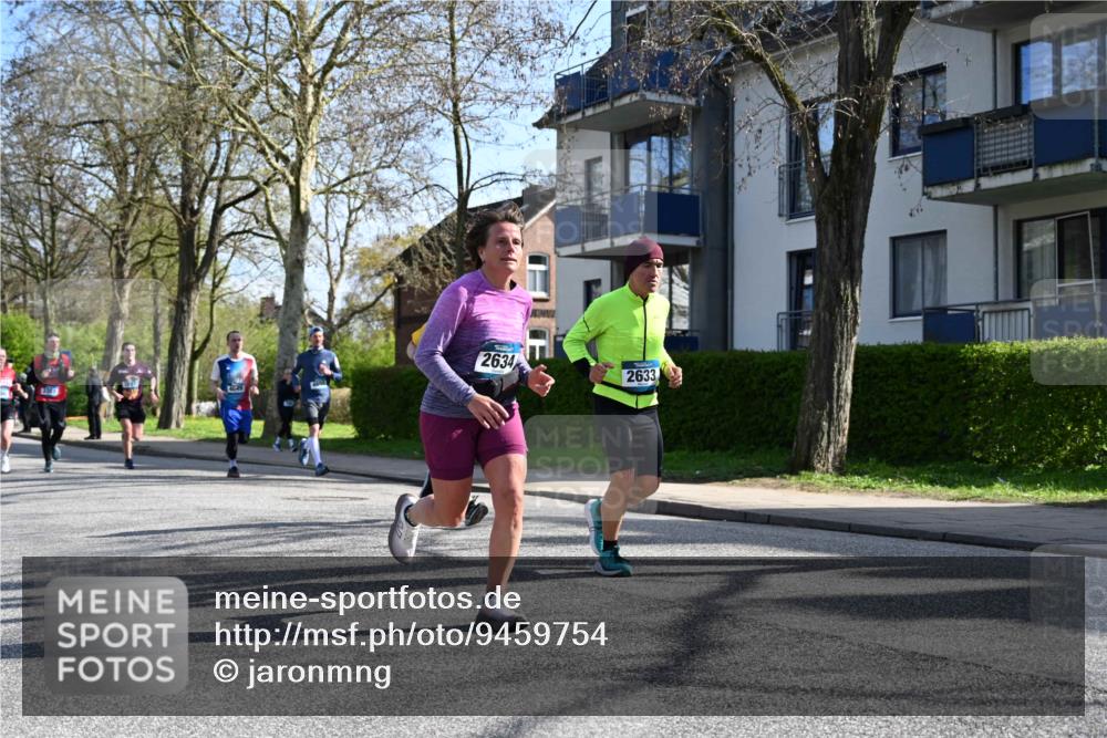12.04.2026 - 45. Internationalen Wilhelmsburger Insellauf J. Mangold http://msf.ph/oto/9459754 12.04.2026 10:40:45 Ziel 3171, 5832, 4680, 4262, 2485, 2883, 4501, 2633, 2634, 3090, 4649, 4655, 3987, 3381, 3380, 4180, 4980, 5408, 2507, 2456, 2768, 3534, 5281, 5281, 5247, 5299, 5315, 5288, 3444, 5254, 5254, 2148, 5489, 4645, 4646, 5560, 4295 meine-sportfotos.de