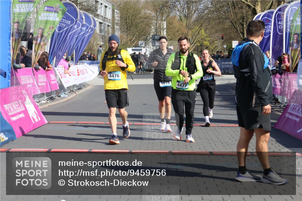12.04.2026 - 45. Internationalen Wilhelmsburger Insellauf Strokosch-Dieckow http://msf.ph/oto/9459756 12.04.2026 11:06:24 Ziel 4477, 4476, 5818, 3717 meine-sportfotos.de