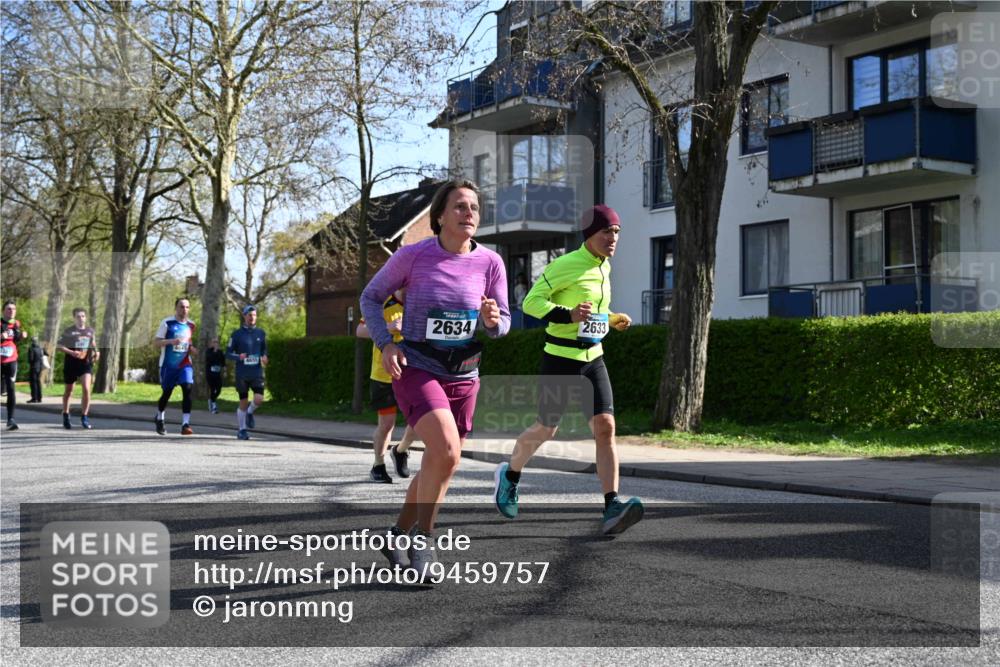 12.04.2026 - 45. Internationalen Wilhelmsburger Insellauf J. Mangold http://msf.ph/oto/9459757 12.04.2026 10:40:45 Ziel 3171, 5832, 4680, 4262, 2485, 2883, 4501, 2633, 2634, 3090, 4649, 4655, 3987, 3381, 3380, 4180, 4980, 5408, 2507, 2456, 2768, 3534, 5281, 5281, 5247, 5299, 5315, 5288, 3444, 5254, 5254, 2148, 5489, 4645, 4646, 5560, 4295 meine-sportfotos.de