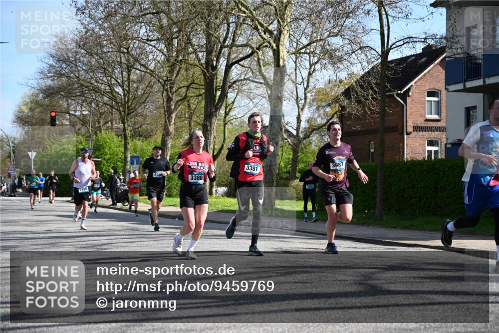 12.04.2026 - 45. Internationalen Wilhelmsburger Insellauf J. Mangold http://msf.ph/oto/9459769 12.04.2026 10:40:48 Ziel 3171, 5832, 4680, 4262, 2485, 2883, 4501, 2633, 2634, 3090, 4649, 4655, 3987, 3381, 3380, 4180, 4980, 5408, 2507, 2456, 2768, 3534, 5281, 5247, 5299, 5315, 5288, 3444, 5254, 2148, 5489, 4645, 4646, 5560, 4295, 5038, 4674 meine-sportfotos.de