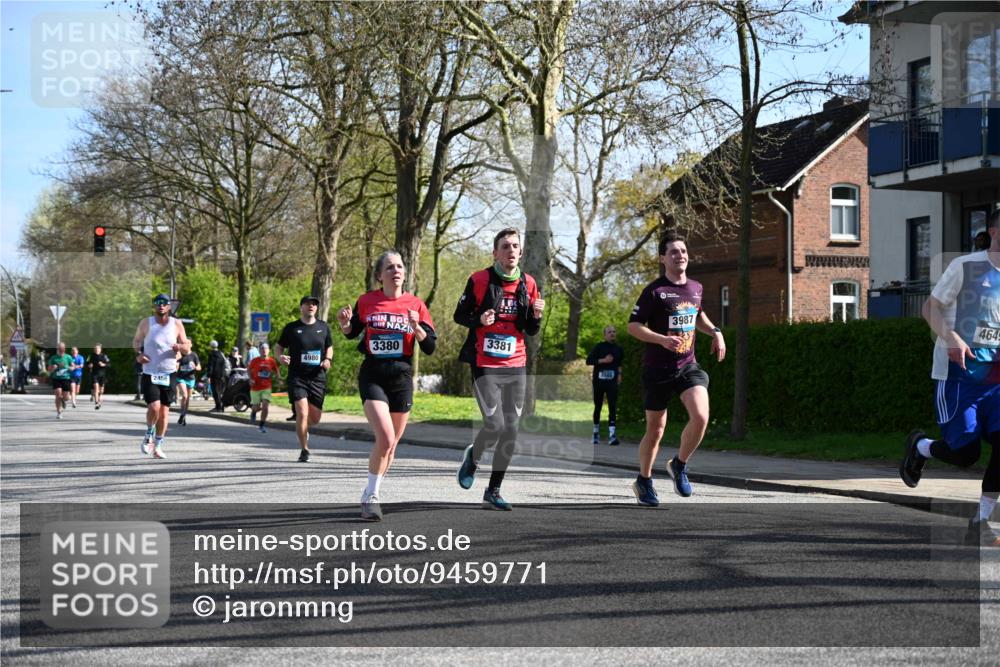 12.04.2026 - 45. Internationalen Wilhelmsburger Insellauf J. Mangold http://msf.ph/oto/9459771 12.04.2026 10:40:48 Ziel 3171, 5832, 4680, 4262, 2485, 2883, 4501, 2633, 2634, 3090, 4649, 4655, 3987, 3381, 3380, 4180, 4980, 5408, 2507, 2456, 2768, 3534, 5281, 5247, 5299, 5315, 5288, 3444, 5254, 2148, 5489, 4645, 4646, 5560, 4295, 5038, 4674 meine-sportfotos.de