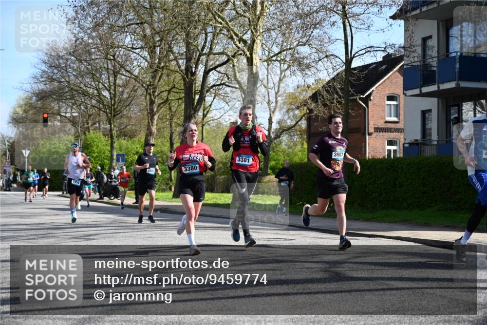 12.04.2026 - 45. Internationalen Wilhelmsburger Insellauf J. Mangold http://msf.ph/oto/9459774 12.04.2026 10:40:48 Ziel 3171, 5832, 4680, 4262, 2485, 2883, 4501, 2633, 2634, 3090, 4649, 4655, 3987, 3381, 3380, 4180, 4980, 5408, 2507, 2456, 2768, 3534, 5281, 5247, 5299, 5315, 5288, 3444, 5254, 2148, 5489, 4645, 4646, 5560, 4295, 5038, 4674 meine-sportfotos.de