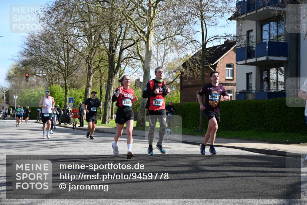 12.04.2026 - 45. Internationalen Wilhelmsburger Insellauf J. Mangold http://msf.ph/oto/9459778 12.04.2026 10:40:48 Ziel 3171, 5832, 4680, 4262, 2485, 2883, 4501, 2633, 2634, 3090, 4649, 4655, 3987, 3381, 3380, 4180, 4980, 5408, 2507, 2456, 2768, 3534, 5281, 5247, 5299, 5315, 5288, 3444, 5254, 2148, 5489, 4645, 4646, 5560, 4295, 5038, 4674 meine-sportfotos.de
