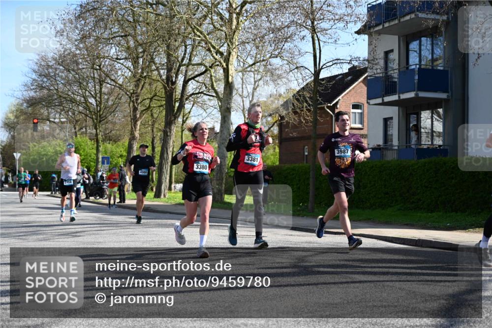 12.04.2026 - 45. Internationalen Wilhelmsburger Insellauf J. Mangold http://msf.ph/oto/9459780 12.04.2026 10:40:48 Ziel 3171, 5832, 4680, 4262, 2485, 2883, 4501, 2633, 2634, 3090, 4649, 4655, 3987, 3381, 3380, 4180, 4980, 5408, 2507, 2456, 2768, 3534, 5281, 5247, 5299, 5315, 5288, 3444, 5254, 2148, 5489, 4645, 4646, 5560, 4295, 5038, 4674 meine-sportfotos.de