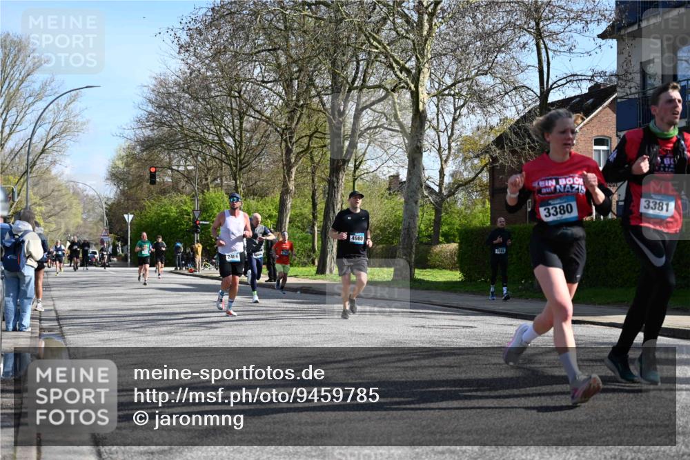12.04.2026 - 45. Internationalen Wilhelmsburger Insellauf J. Mangold http://msf.ph/oto/9459785 12.04.2026 10:40:49 Ziel 5832, 4680, 4262, 2485, 2883, 4501, 2633, 2634, 3090, 4649, 4655, 3987, 3381, 3380, 4180, 4980, 5408, 2507, 2456, 2768, 3534, 5281, 5247, 5247, 5299, 5315, 5288, 3444, 5254, 2148, 5489, 4645, 4646, 5560, 4295, 5038, 4674, 5034 meine-sportfotos.de