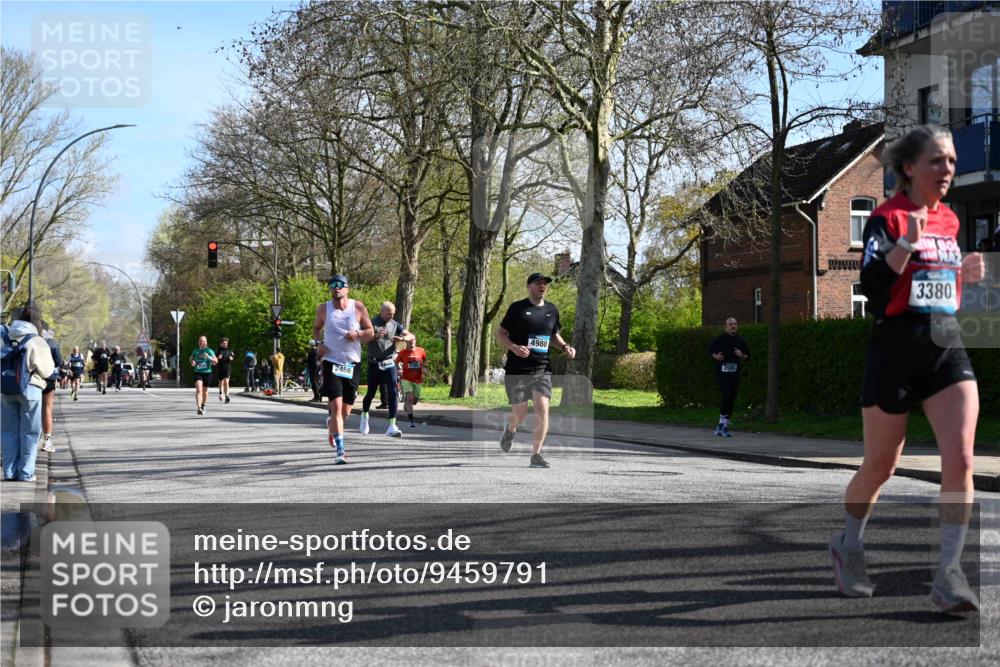 12.04.2026 - 45. Internationalen Wilhelmsburger Insellauf J. Mangold http://msf.ph/oto/9459791 12.04.2026 10:40:49 Ziel 5832, 4680, 4262, 2485, 2883, 4501, 2633, 2634, 3090, 4649, 4655, 3987, 3381, 3380, 4180, 4980, 5408, 2507, 2456, 2768, 3534, 5281, 5247, 5247, 5299, 5315, 5288, 3444, 5254, 2148, 5489, 4645, 4646, 5560, 4295, 5038, 4674, 5034 meine-sportfotos.de