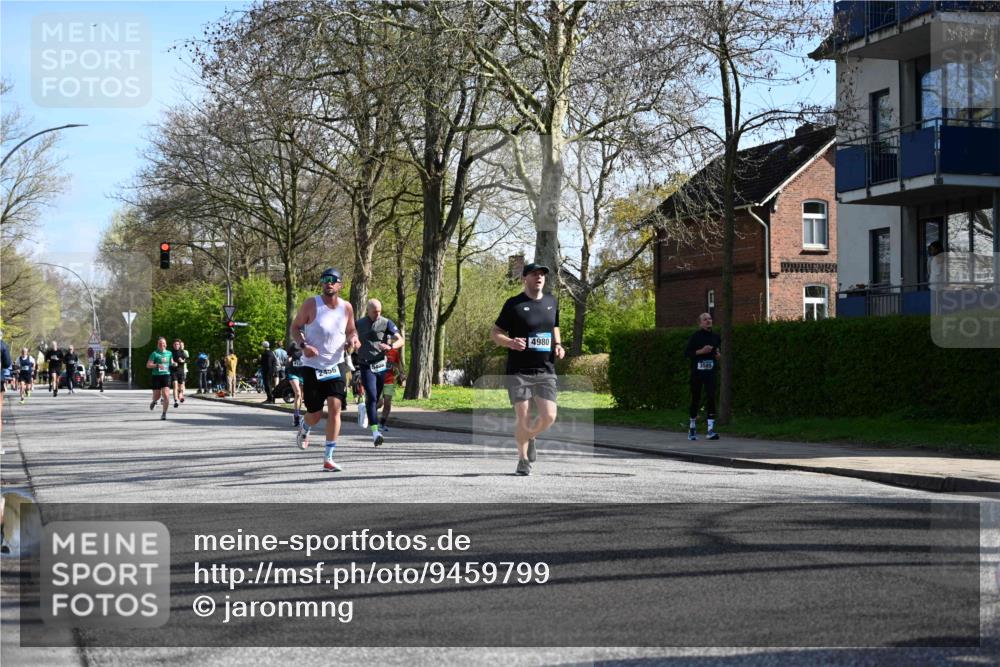 12.04.2026 - 45. Internationalen Wilhelmsburger Insellauf J. Mangold http://msf.ph/oto/9459799 12.04.2026 10:40:50 Ziel 5832, 4680, 4262, 2485, 2883, 4501, 2633, 2634, 3090, 4649, 4655, 3987, 3381, 3380, 4180, 4980, 5408, 2507, 2456, 2768, 3534, 5281, 5247, 5299, 5299, 5315, 5288, 3444, 5254, 2148, 5489, 4645, 4646, 5560, 5560, 4295, 5038, 4674, 5034 meine-sportfotos.de