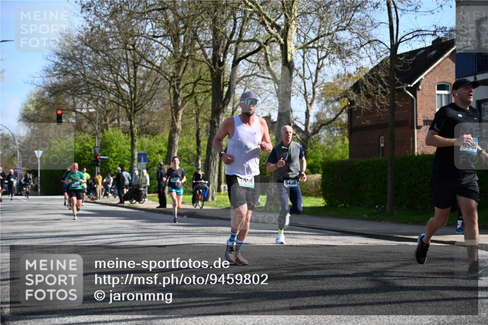 12.04.2026 - 45. Internationalen Wilhelmsburger Insellauf J. Mangold http://msf.ph/oto/9459802 12.04.2026 10:40:51 Ziel 4680, 4262, 2485, 2883, 4501, 2633, 2634, 3090, 4649, 4655, 3987, 3381, 3380, 4180, 4980, 5408, 2507, 2456, 2768, 3534, 5281, 5247, 5299, 5315, 5288, 3444, 5254, 2148, 5489, 4645, 4646, 5560, 4295, 5038, 4674, 5034, 3861 meine-sportfotos.de