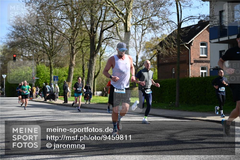 12.04.2026 - 45. Internationalen Wilhelmsburger Insellauf J. Mangold http://msf.ph/oto/9459811 12.04.2026 10:40:52 Ziel 4262, 2485, 2883, 4501, 2633, 2634, 3090, 4649, 4655, 3987, 3381, 3380, 4180, 4980, 5408, 2507, 2456, 2768, 3534, 5281, 5247, 5299, 5315, 5288, 3444, 5254, 2148, 5489, 4645, 4646, 5560, 4295, 5038, 4674, 5034, 3861, 5545 meine-sportfotos.de