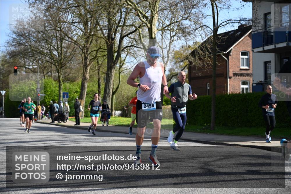 12.04.2026 - 45. Internationalen Wilhelmsburger Insellauf J. Mangold http://msf.ph/oto/9459812 12.04.2026 10:40:52 Ziel 4262, 2485, 2883, 4501, 2633, 2634, 3090, 4649, 4655, 3987, 3381, 3380, 4180, 4980, 5408, 2507, 2456, 2768, 3534, 5281, 5247, 5299, 5315, 5288, 3444, 5254, 2148, 5489, 4645, 4646, 5560, 4295, 5038, 4674, 5034, 3861, 5545 meine-sportfotos.de