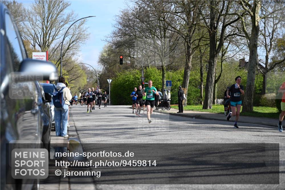 12.04.2026 - 45. Internationalen Wilhelmsburger Insellauf J. Mangold http://msf.ph/oto/9459814 12.04.2026 10:40:53 Ziel 4501, 2633, 2634, 3090, 4649, 4655, 3987, 3381, 3380, 4180, 4980, 5408, 2507, 2456, 2768, 3534, 5281, 5247, 5299, 5315, 5288, 3444, 5254, 2148, 5489, 4645, 4646, 5560, 4295, 5038, 4674, 5034, 3861, 5545 meine-sportfotos.de