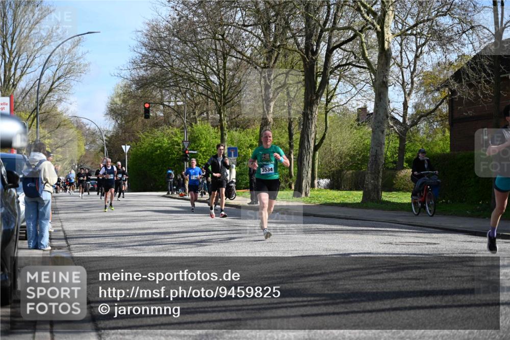 12.04.2026 - 45. Internationalen Wilhelmsburger Insellauf J. Mangold http://msf.ph/oto/9459825 12.04.2026 10:40:55 Ziel 4501, 2633, 2634, 3090, 4649, 4655, 3987, 3381, 3380, 4180, 4980, 5408, 2507, 2456, 2768, 3534, 5281, 5247, 5299, 5315, 5288, 3444, 5254, 2148, 5489, 4645, 4646, 5560, 4295, 4295, 5038, 4674, 5034, 3861, 5545, 2812 meine-sportfotos.de