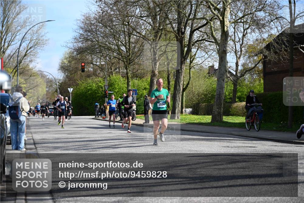 12.04.2026 - 45. Internationalen Wilhelmsburger Insellauf J. Mangold http://msf.ph/oto/9459828 12.04.2026 10:40:55 Ziel 4501, 2633, 2634, 3090, 4649, 4655, 3987, 3381, 3380, 4180, 4980, 5408, 2507, 2456, 2768, 3534, 5281, 5247, 5299, 5315, 5288, 3444, 5254, 2148, 5489, 4645, 4646, 5560, 4295, 4295, 5038, 4674, 5034, 3861, 5545, 2812 meine-sportfotos.de