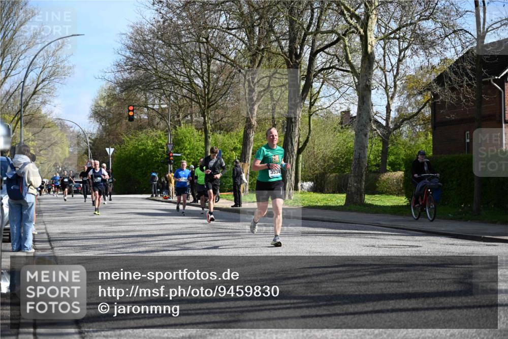 12.04.2026 - 45. Internationalen Wilhelmsburger Insellauf J. Mangold http://msf.ph/oto/9459830 12.04.2026 10:40:55 Ziel 4501, 2633, 2634, 3090, 4649, 4655, 3987, 3381, 3380, 4180, 4980, 5408, 2507, 2456, 2768, 3534, 5281, 5247, 5299, 5315, 5288, 3444, 5254, 2148, 5489, 4645, 4646, 5560, 4295, 4295, 5038, 4674, 5034, 3861, 5545, 2812 meine-sportfotos.de