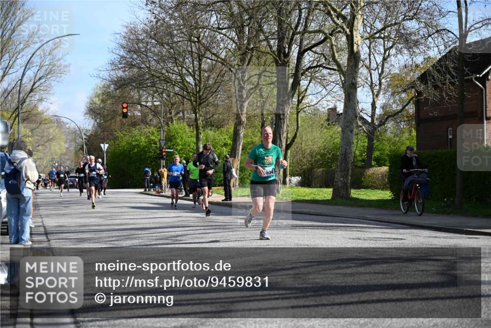 12.04.2026 - 45. Internationalen Wilhelmsburger Insellauf J. Mangold http://msf.ph/oto/9459831 12.04.2026 10:40:55 Ziel 4501, 2633, 2634, 3090, 4649, 4655, 3987, 3381, 3380, 4180, 4980, 5408, 2507, 2456, 2768, 3534, 5281, 5247, 5299, 5315, 5288, 3444, 5254, 2148, 5489, 4645, 4646, 5560, 4295, 4295, 5038, 4674, 5034, 3861, 5545, 2812 meine-sportfotos.de
