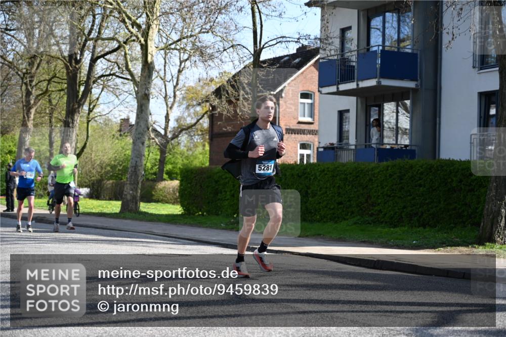 12.04.2026 - 45. Internationalen Wilhelmsburger Insellauf J. Mangold http://msf.ph/oto/9459839 12.04.2026 10:40:59 Ziel 3987, 3381, 3380, 4180, 4980, 5408, 2507, 2456, 2768, 3534, 5281, 5247, 5299, 5315, 5288, 3444, 5254, 2148, 5489, 4645, 4646, 4645, 4646, 5560, 4295, 5038, 4674, 4674, 5034, 3861, 5545, 2812, 5270, 5416, 4963, 3831, 4602 meine-sportfotos.de