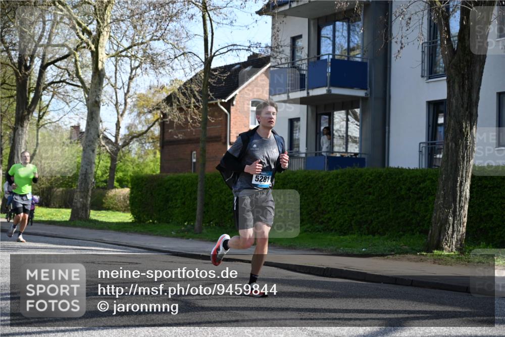 12.04.2026 - 45. Internationalen Wilhelmsburger Insellauf J. Mangold http://msf.ph/oto/9459844 12.04.2026 10:40:59 Ziel 3987, 3381, 3380, 4180, 4980, 5408, 2507, 2456, 2768, 3534, 5281, 5247, 5299, 5315, 5288, 3444, 5254, 2148, 5489, 4645, 4646, 4645, 4646, 5560, 4295, 5038, 4674, 4674, 5034, 3861, 5545, 2812, 5270, 5416, 4963, 3831, 4602 meine-sportfotos.de