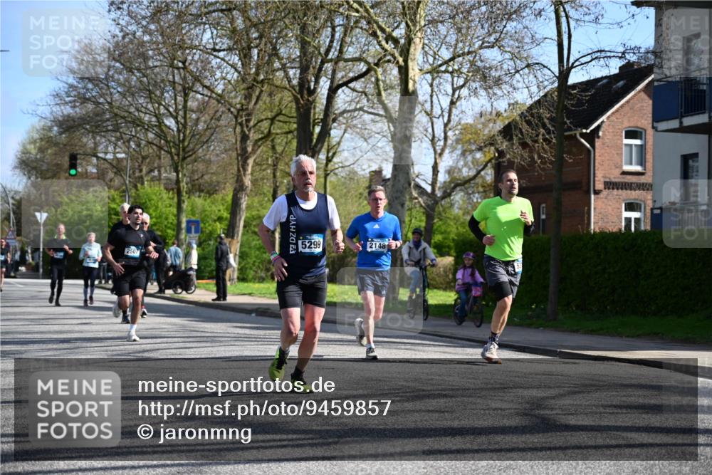 12.04.2026 - 45. Internationalen Wilhelmsburger Insellauf J. Mangold http://msf.ph/oto/9459857 12.04.2026 10:41:02 Ziel 4180, 4980, 5408, 2507, 2456, 2768, 3534, 5281, 5247, 5299, 5315, 5288, 3444, 5254, 2148, 5489, 4645, 4646, 5560, 5560, 4295, 5038, 4674, 5034, 3861, 5545, 2812, 5270, 5416, 4963, 3831, 4602, 4667, 3229 meine-sportfotos.de