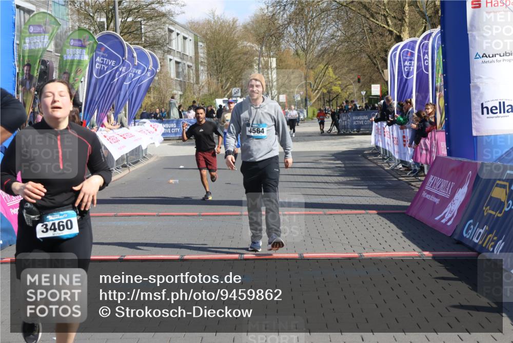 12.04.2026 - 45. Internationalen Wilhelmsburger Insellauf Strokosch-Dieckow http://msf.ph/oto/9459862 12.04.2026 11:06:48 Ziel 3460, 4564, 3790 meine-sportfotos.de