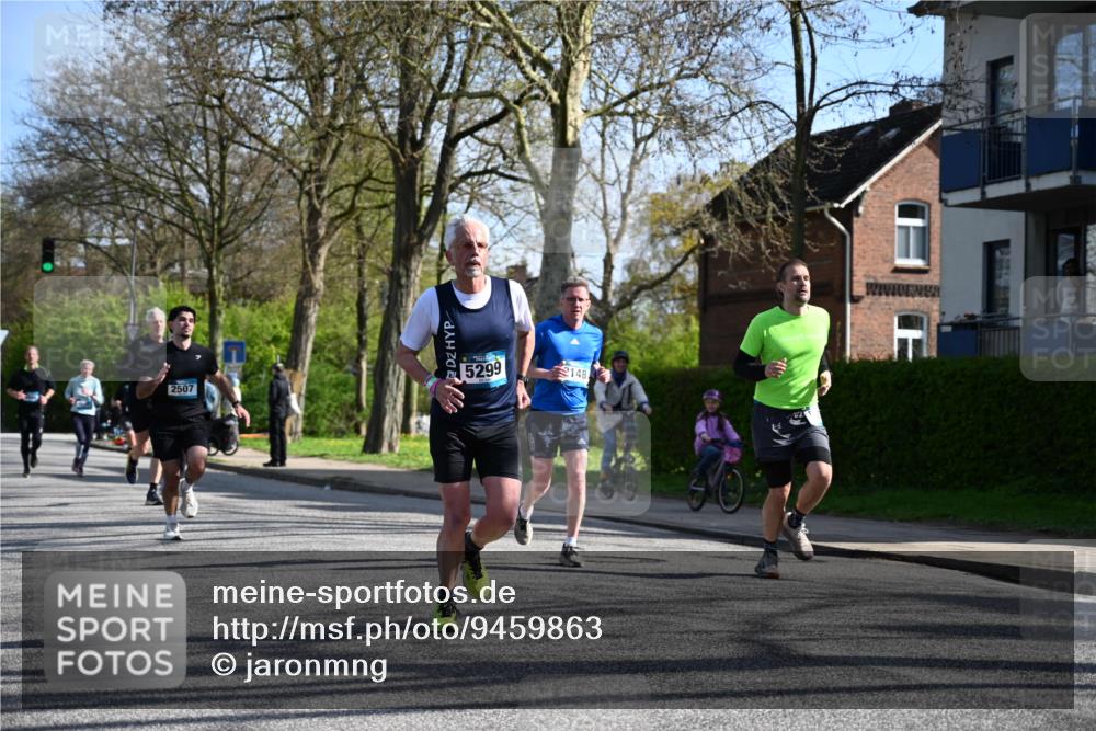 12.04.2026 - 45. Internationalen Wilhelmsburger Insellauf J. Mangold http://msf.ph/oto/9459863 12.04.2026 10:41:02 Ziel 4180, 4980, 5408, 2507, 2456, 2768, 3534, 5281, 5247, 5299, 5315, 5288, 3444, 5254, 2148, 5489, 4645, 4646, 5560, 5560, 4295, 5038, 4674, 5034, 3861, 5545, 2812, 5270, 5416, 4963, 3831, 4602, 4667, 3229 meine-sportfotos.de