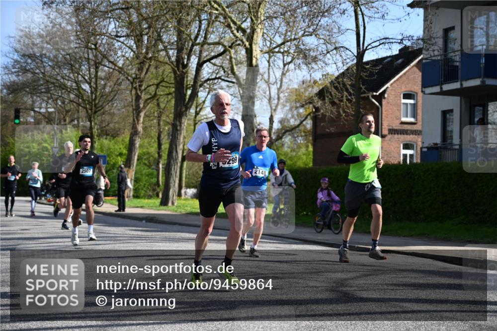12.04.2026 - 45. Internationalen Wilhelmsburger Insellauf J. Mangold http://msf.ph/oto/9459864 12.04.2026 10:41:02 Ziel 4180, 4980, 5408, 2507, 2456, 2768, 3534, 5281, 5247, 5299, 5315, 5288, 3444, 5254, 2148, 5489, 4645, 4646, 5560, 5560, 4295, 5038, 4674, 5034, 3861, 5545, 2812, 5270, 5416, 4963, 3831, 4602, 4667, 3229 meine-sportfotos.de