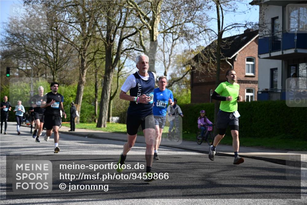 12.04.2026 - 45. Internationalen Wilhelmsburger Insellauf J. Mangold http://msf.ph/oto/9459866 12.04.2026 10:41:02 Ziel 4180, 4980, 5408, 2507, 2456, 2768, 3534, 5281, 5247, 5299, 5315, 5288, 3444, 5254, 2148, 5489, 4645, 4646, 5560, 5560, 4295, 5038, 4674, 5034, 3861, 5545, 2812, 5270, 5416, 4963, 3831, 4602, 4667, 3229 meine-sportfotos.de