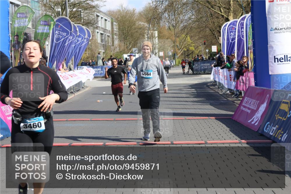 12.04.2026 - 45. Internationalen Wilhelmsburger Insellauf Strokosch-Dieckow http://msf.ph/oto/9459871 12.04.2026 11:06:48 Ziel 3460, 4564, 3790 meine-sportfotos.de